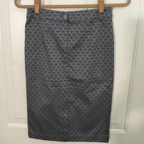 G by giuliana rancic skirt - Picture 3 of 7